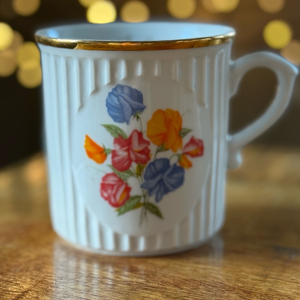 Original‎ Bohemia Mug April Sweet Pea White Excellent Flower of the Month Gold